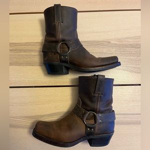 Frye Harness 8R size 9